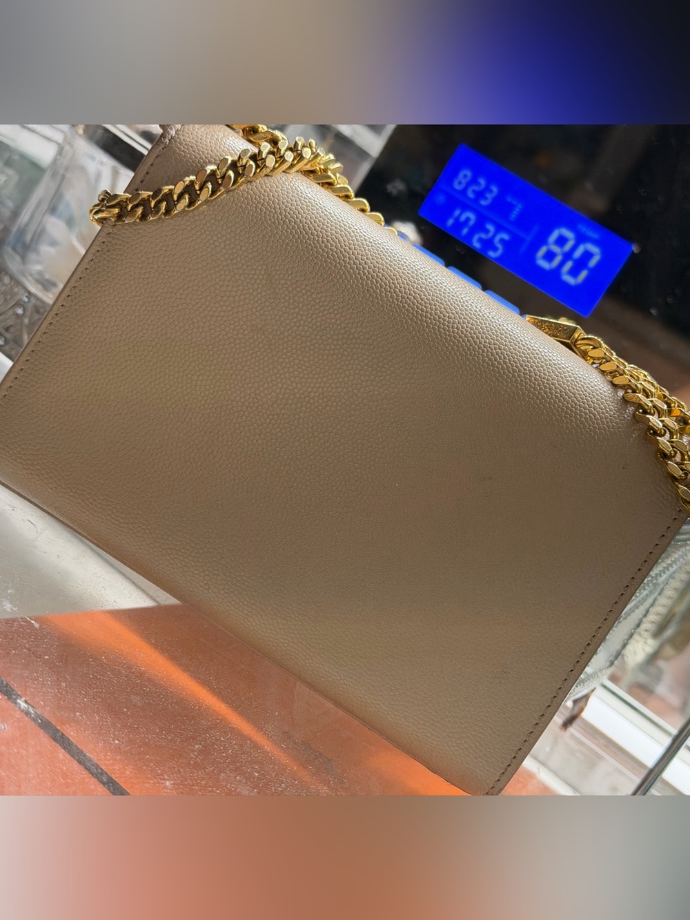 Saint Laurent Cream Leather Shoulder Bag with Gold Chain and YSL Logo - Picture 4 of 13